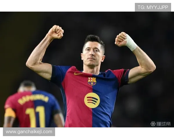 莱万高效进球防守不及费兰中心